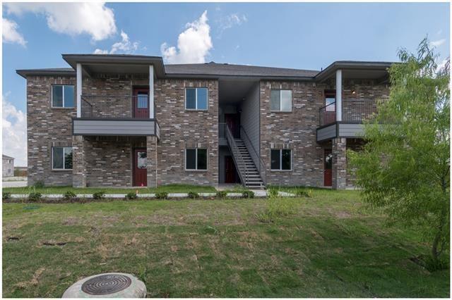 516 E Hazelwood St in Princeton, TX - Foto de edificio