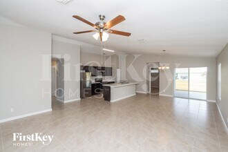 1000 Cranberry Rd SE in Palm Bay, FL - Building Photo - Building Photo