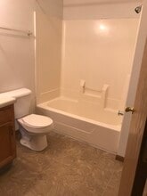 414 14th Ave W in Menomonie, WI - Building Photo - Building Photo