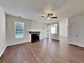 1530 Valley Club Dr in Lawrenceville, GA - Building Photo - Building Photo