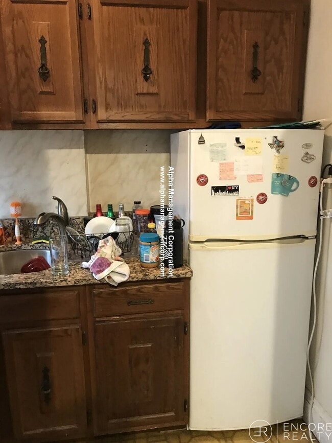 17-19 Washington St. Unit 402 in Malden, MA - Foto de edificio - Building Photo