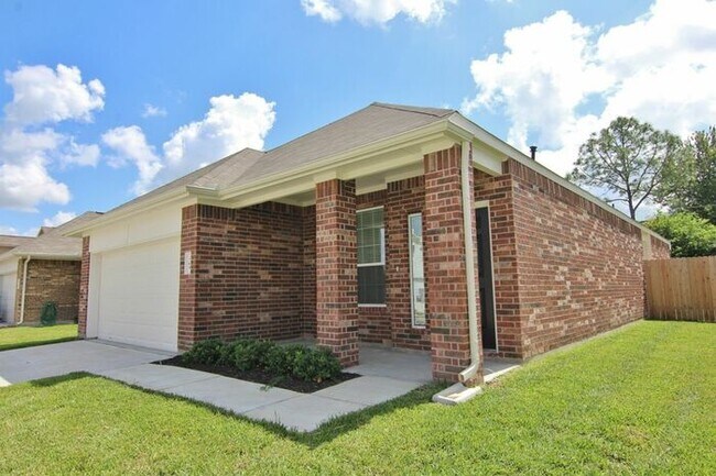 701 Fallow Ln in Alvin, TX - Building Photo - Building Photo