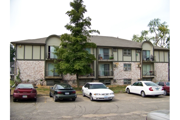 Wilshire Apartments in Ottumwa, IA - Foto de edificio