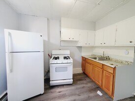 70 Martin Luther King Jr Dr, Unit 2 in Jersey City, NJ - Building Photo