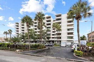 5700 Mariner St in Tampa, FL - Building Photo