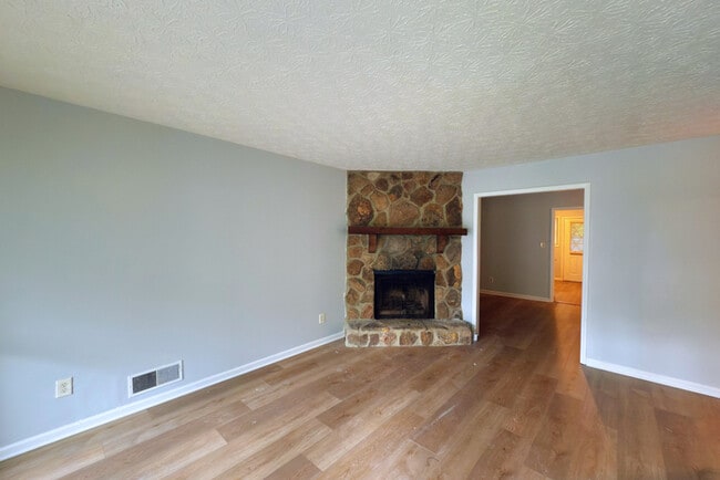 1496 Springwood Dr SE in Smyrna, GA - Building Photo - Building Photo