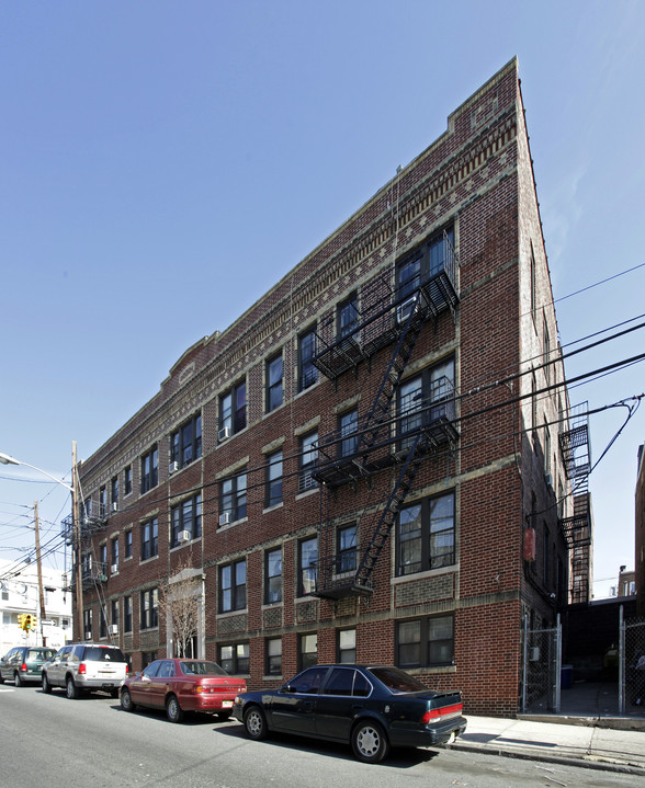 6600-6602 Hudson Ave in West New York, NJ - Building Photo