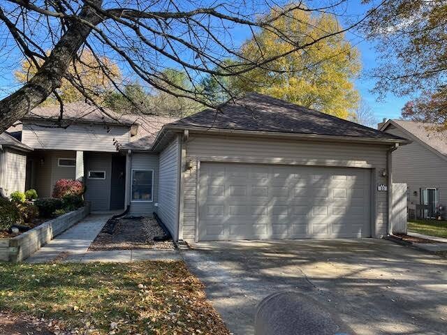 10 Tisha Ln in Hendersonville, NC - Building Photo