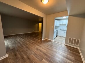 310 Abbeyville Rd in Bethel Park, PA - Building Photo - Building Photo