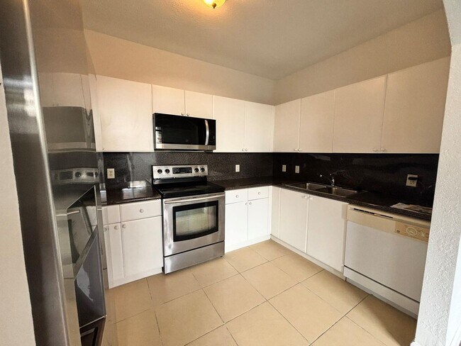 15503 SW 40th St in Miramar, FL - Building Photo - Building Photo