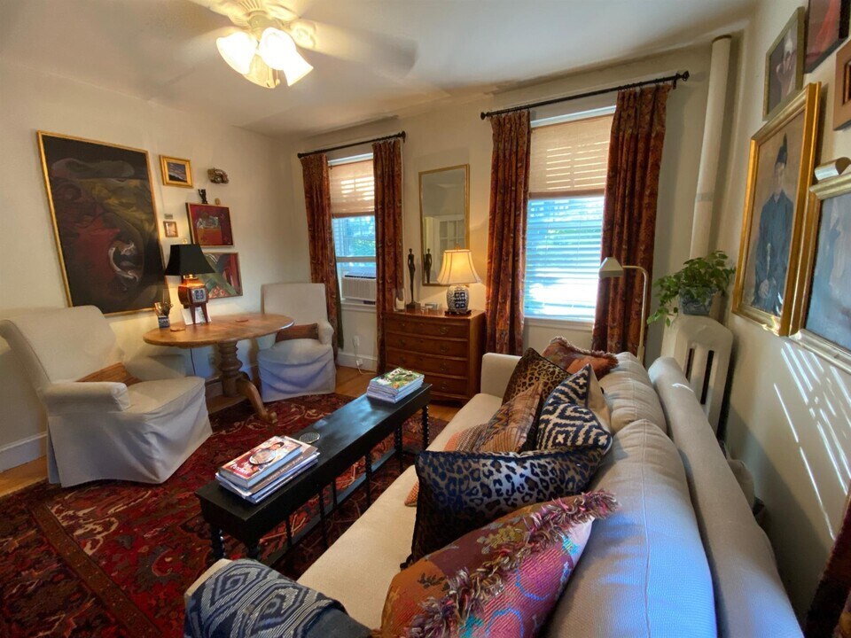 11 Ellery St in Cambridge, MA - Building Photo