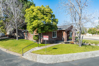 945 East Route 66 in Glendora, CA - Foto de edificio - Building Photo