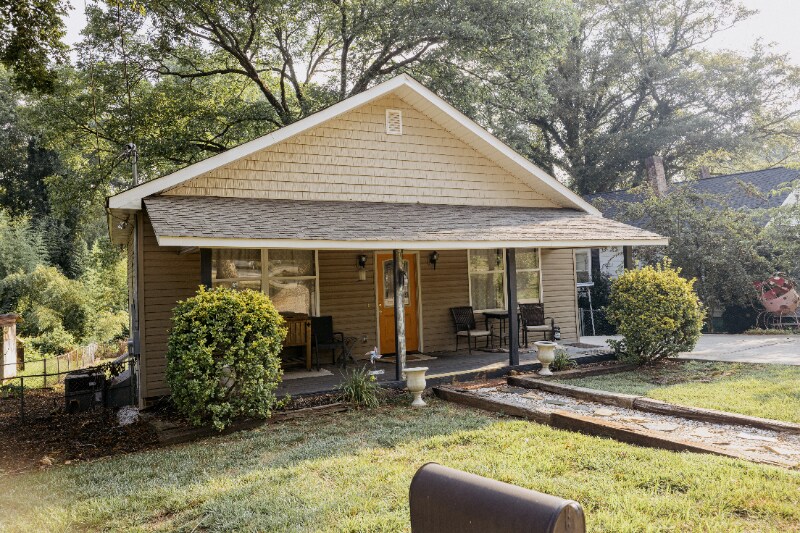 209 Mill St in Taylors, SC - Building Photo