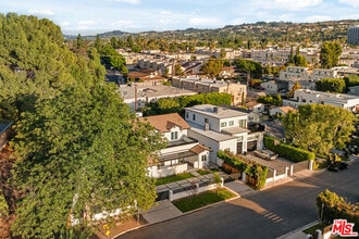 4824 Saloma Ave in Los Angeles, CA - Building Photo - Building Photo