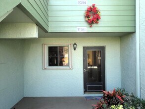 5433 SE Miles Grant Rd in Stuart, FL - Building Photo - Building Photo
