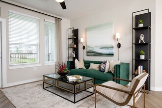 16000 Woodland Hills Dr in Humble, TX - Building Photo - Building Photo