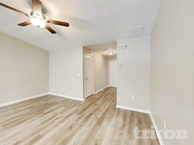 1532 Wallace Manor Ave in Winter Haven, FL - Building Photo - Building Photo