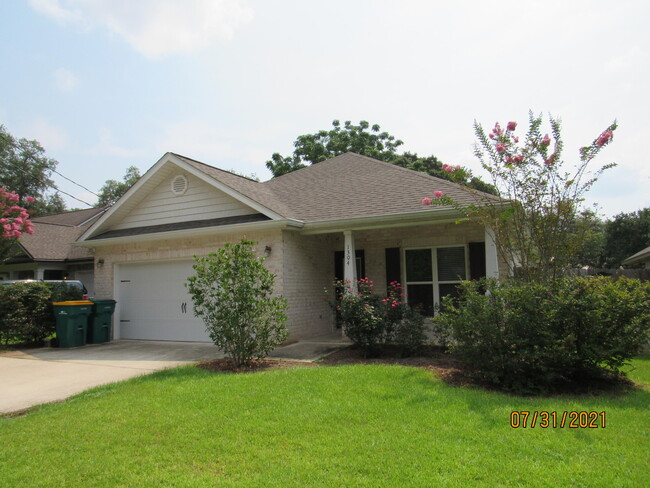 1304 Cedar Ave S in Niceville, FL - Building Photo - Building Photo