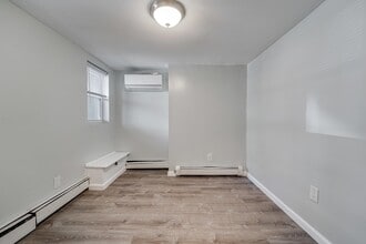 214 Olean Ave in Jersey City, NJ - Building Photo - Building Photo