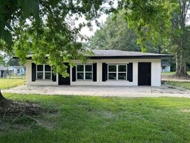 7419 Hwy 11 in Lumberton, MS - Building Photo