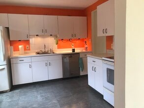 115 Polifly Rd, Unit 2F in Hackensack, NJ - Building Photo - Building Photo