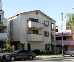 819 Redondo Ave Apartments