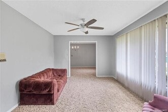 1113 Harrison St in Westlake, LA - Foto de edificio - Building Photo