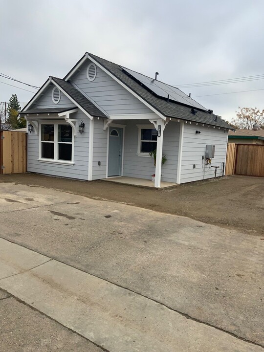 1743 Bullard Ave. in Clovis, CA - Building Photo