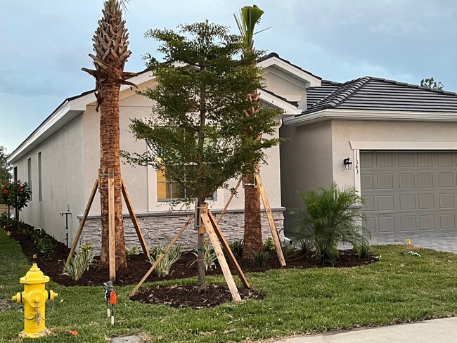 11343 Burgundy Dr in Venice, FL - Building Photo - Building Photo