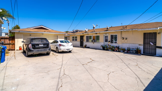 4946 W 118th Plz in Hawthorne, CA - Building Photo - Building Photo