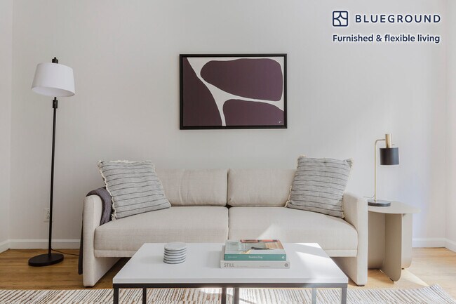 120 W 21st St in New York, NY - Building Photo - Building Photo