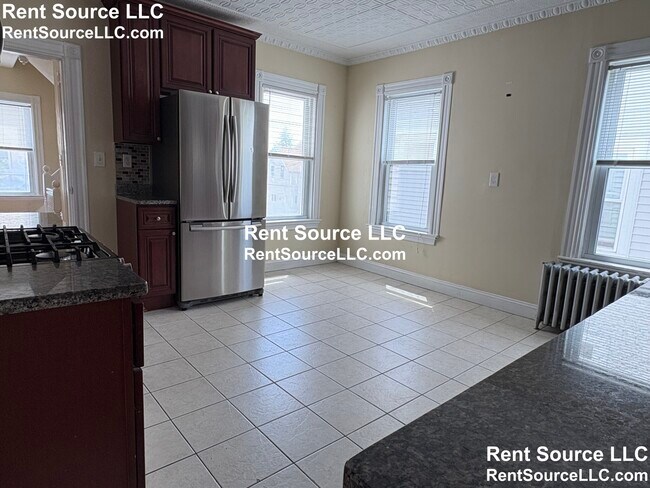 39 Watts St in Malden, MA - Building Photo - Building Photo