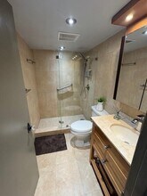300 Oregon St, Unit 506 in Hollywood, FL - Foto de edificio - Building Photo