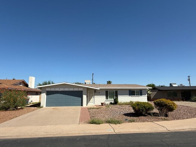 property at 316 E Manhatton Dr