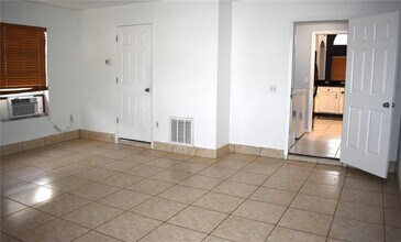 436 Lake Shore Pkwy in Davenport, FL - Building Photo - Building Photo