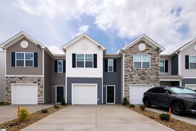 753 Embark Cir in Greer, SC - Building Photo - Building Photo