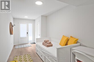 97 Matawin Ln in Richmond Hill, ON - Building Photo - Building Photo