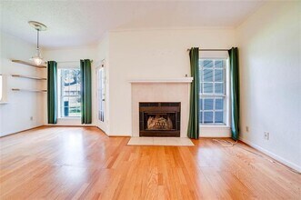 1700 Amelia Ct in Plano, TX - Foto de edificio - Building Photo