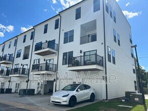 1233 S Blount St in Raleigh, NC - Building Photo - Building Photo
