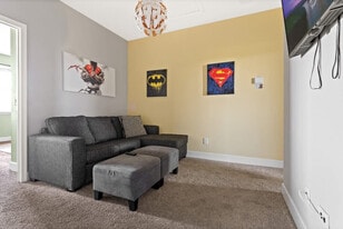 466 Captiva Dr in Davenport, FL - Building Photo