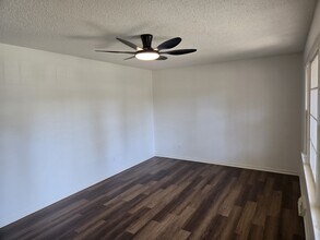 7922 W 92nd St in Overland Park, KS - Building Photo - Building Photo