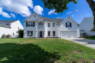 3221 Barbour Dr in Virginia Beach, VA - Foto de edificio - Building Photo