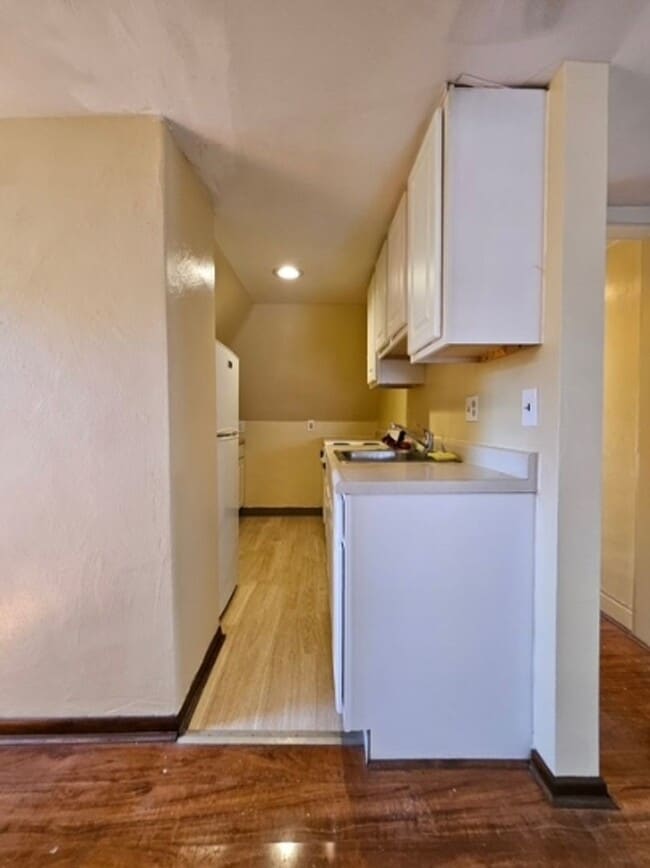 546 Greenfield Ave in Pittsburgh, PA - Building Photo - Building Photo