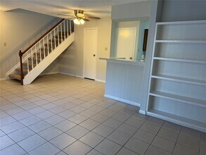 2120 El Paseo St in Houston, TX - Building Photo - Building Photo