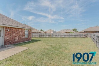 923 SW 37th St in Moore, OK - Building Photo - Building Photo