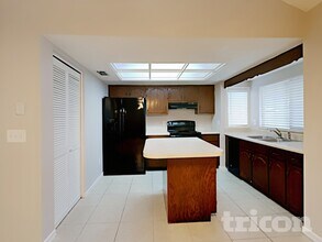 8708 Bishopswood Dr in Jacksonville, FL - Foto de edificio - Building Photo