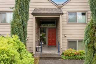 Fairway View Condominiums in Vancouver, WA - Building Photo - Building Photo