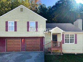 35 Hampton Oaks Dr in Hampton, GA - Building Photo