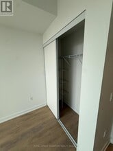 1 Fairview Rd E in Mississauga, ON - Building Photo - Building Photo