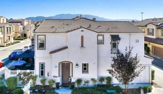 44082 Calle Luz in Temecula, CA - Building Photo